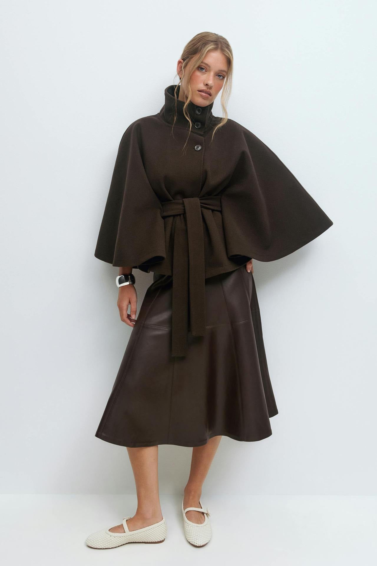 Capella Manteau Cape Court – Marron