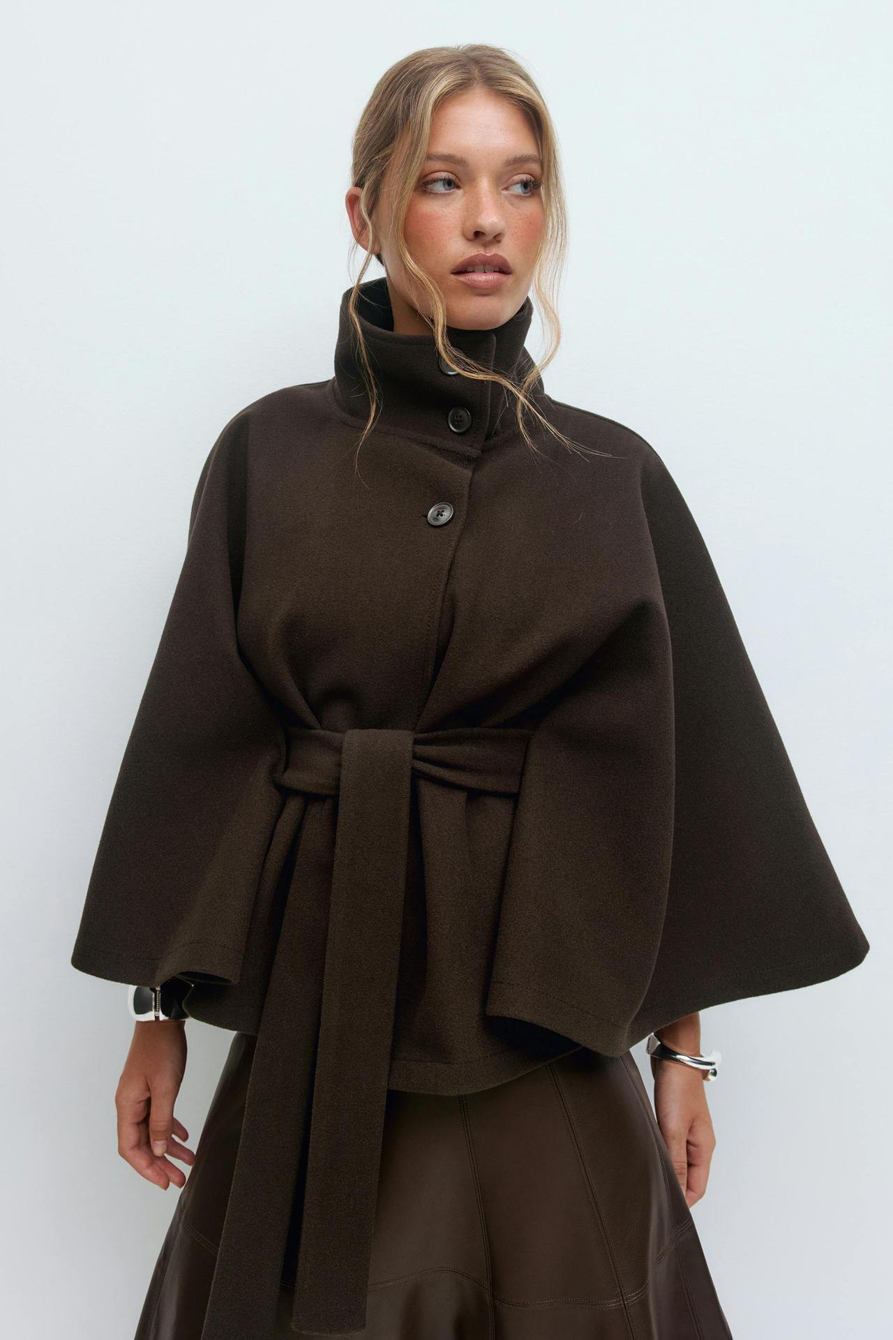Capella Manteau Cape Court – Marron