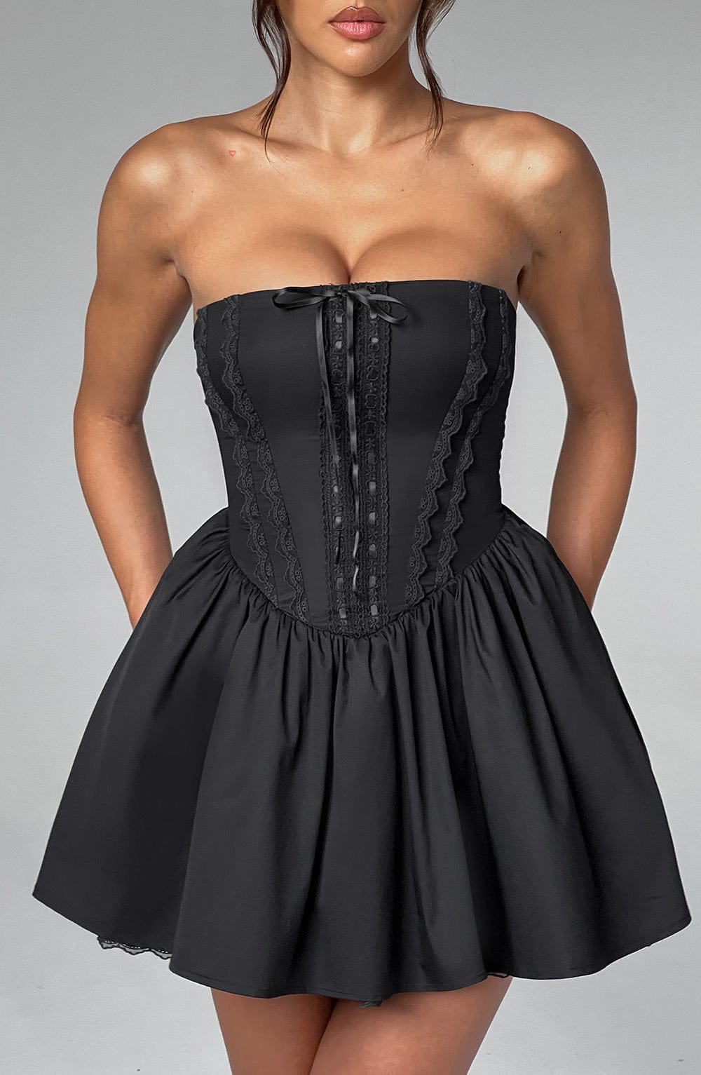 Robe courte Evie - Noir