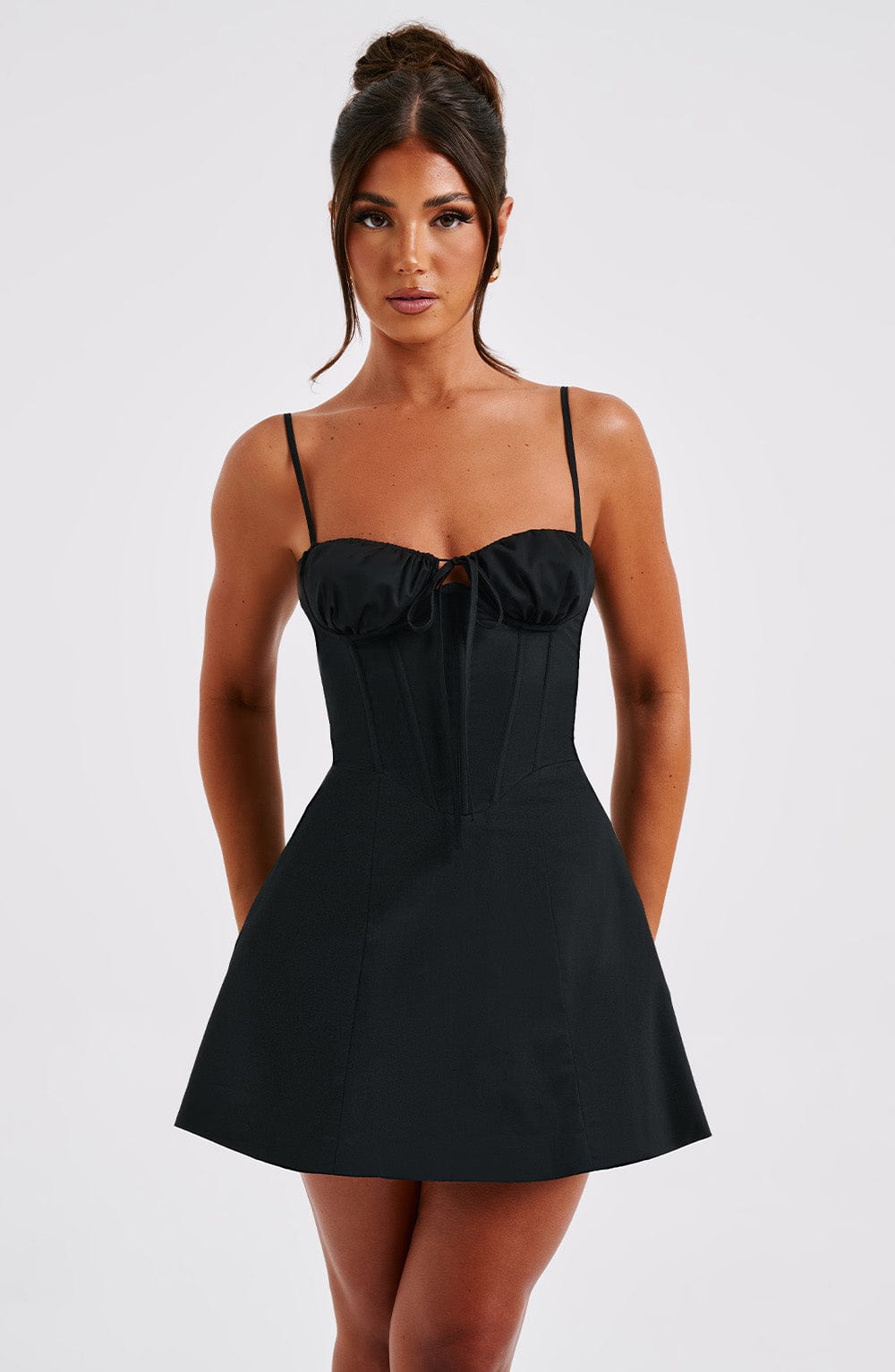 Robe courte en dentelle - Noir